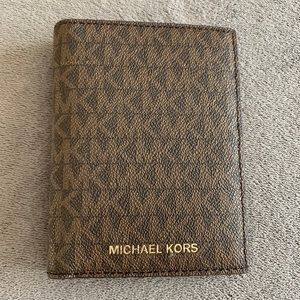 Michael Kors Jet Set Travel Passport Holder